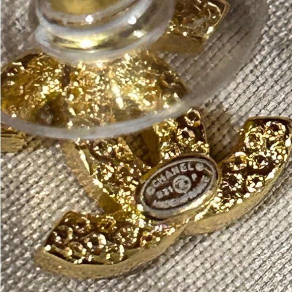 Amber - Picture 5 of 17